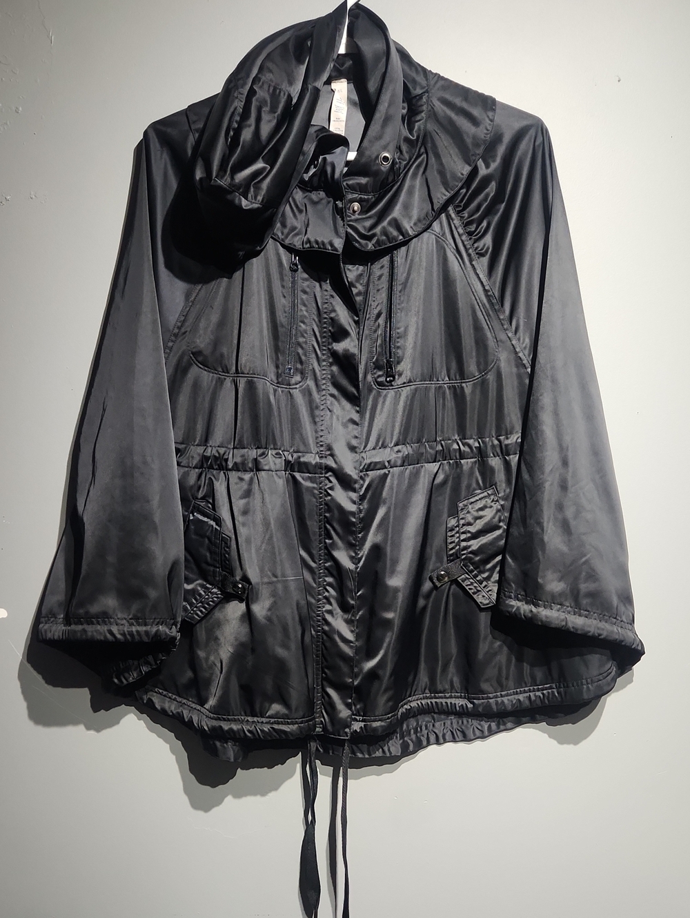 Lululemon Wanderful Capelet poncho